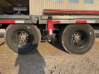 New 2026 Diamond C 102"x40' Engineered Beam FMAX212 w/ Hyd. Dovetail Pacesetter Edition