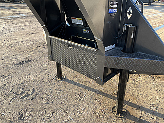 New 2026 Diamond C 102"x40' Engineered Beam FMAX212 w/ Hyd. Dovetail Pacesetter Edition