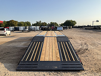 New 2026 Diamond C 102"x40' Engineered Beam FMAX212 w/ Hyd. Dovetail Pacesetter Edition