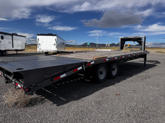 New 2025 Titan Trailer 26' GN Equipment Trailer