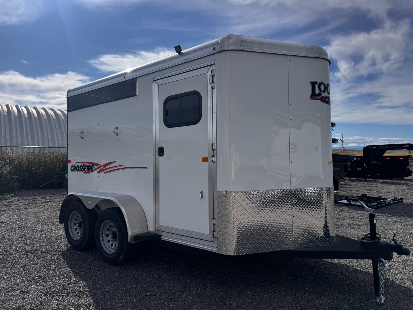 New 2024 LOGAN COACH 2H BP CROSSFIRE Horse Trailer