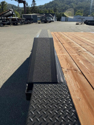 New CAR HAULER DRIVE OVER FENDERS 2026 10K VERSATILE HD718TA3 7X18 ROCK CRAWLER TRAILER BLACK