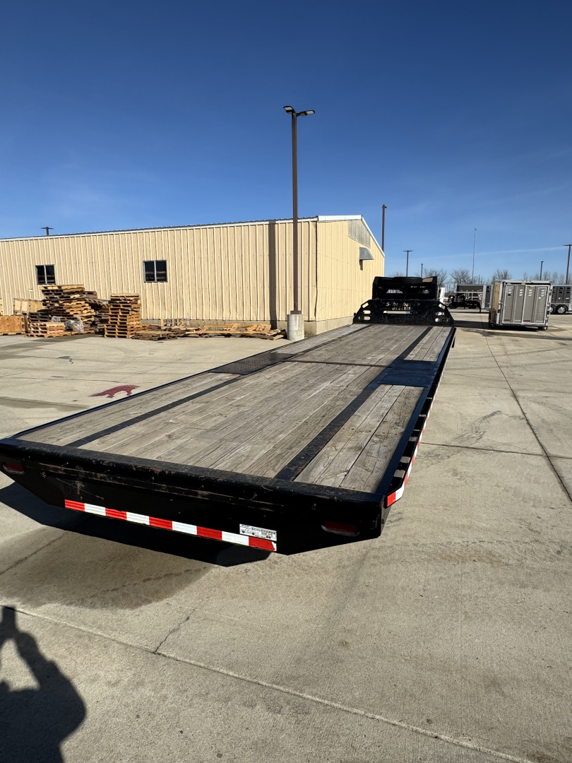 Used 2018 Midsota 32' FLATBED Gooseneck