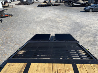 New 2025 Load Trail 102"x32' 24k Gooseneck Flatbed Trailer