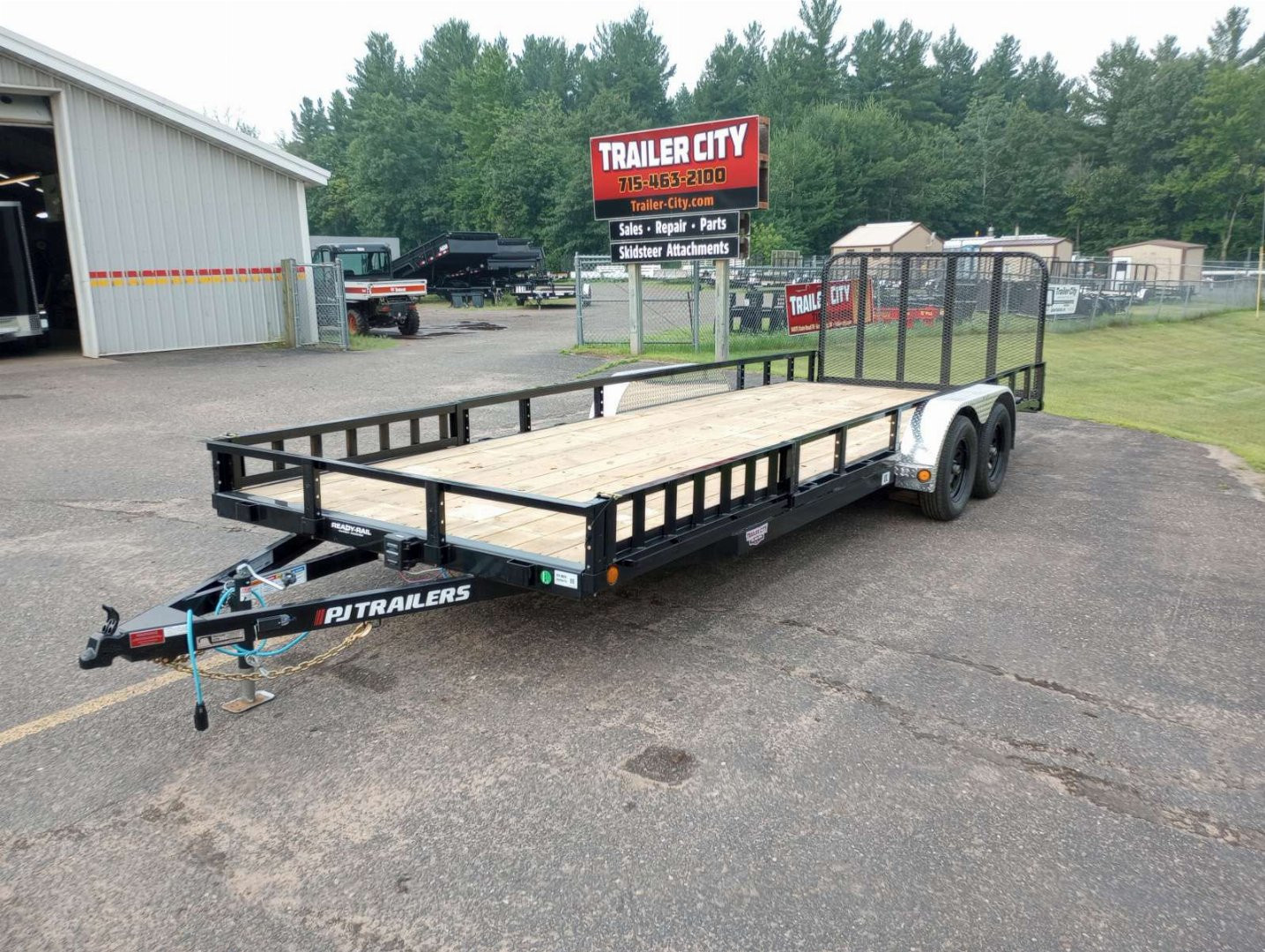 New 2026 PJ TRAILERS 83" Tandem Axle Utility (UL) 22' Utility Trailer-ATV Side Ramps