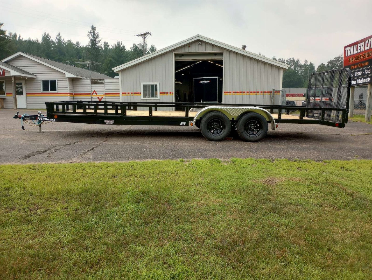 New 2026 PJ TRAILERS 83" Tandem Axle Utility (UL) 22' Utility Trailer-ATV Side Ramps
