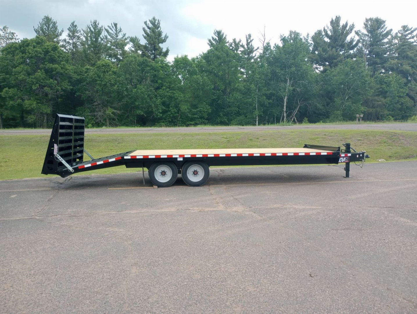 New 2025 Midsota NOVA ETO 24'x102" 8k Axles Deckover Trailer