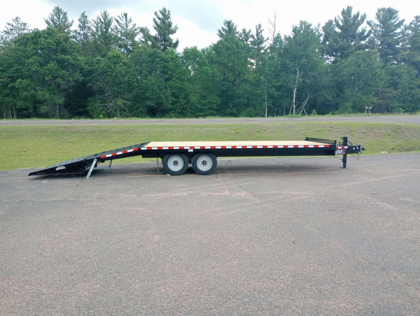 New 2025 Midsota NOVA ETO 24'x102" 8k Axles Deckover Trailer