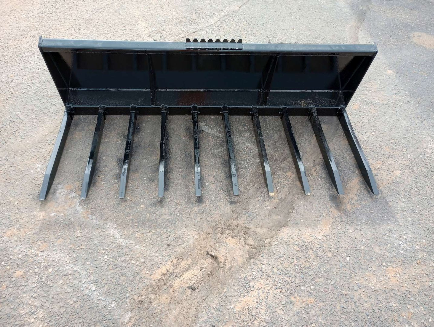New Millwood Metalworks 72" Manure Fork