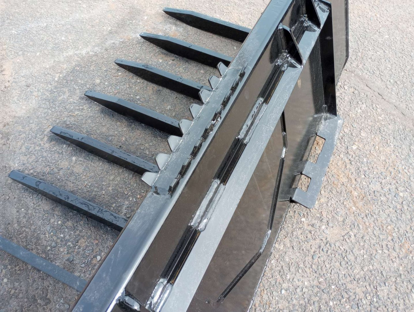 New Millwood Metalworks 72" Manure Fork