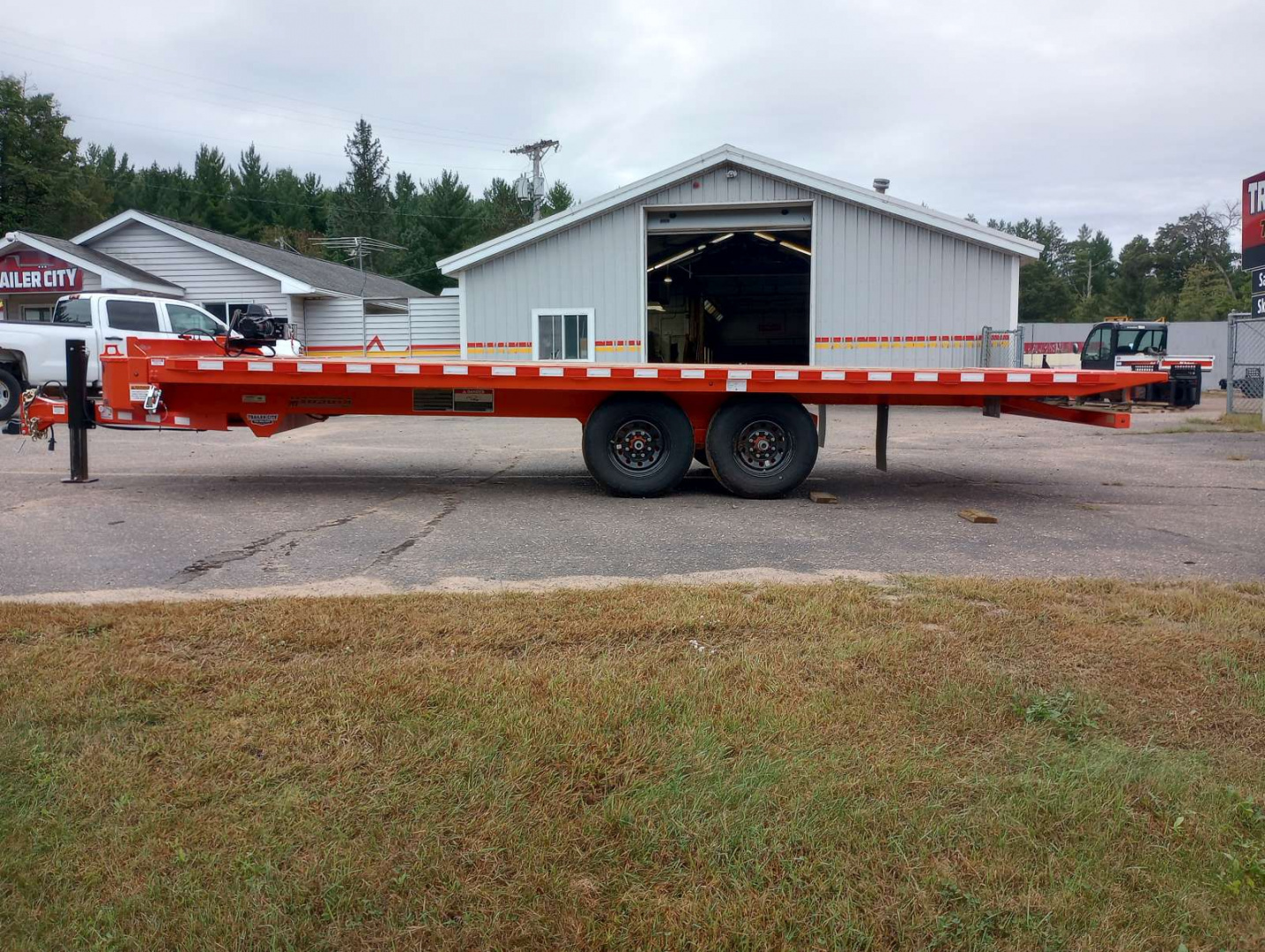 Used 2024 MIDSOTA TBO-22 Deckover Tilt Bed Trailer