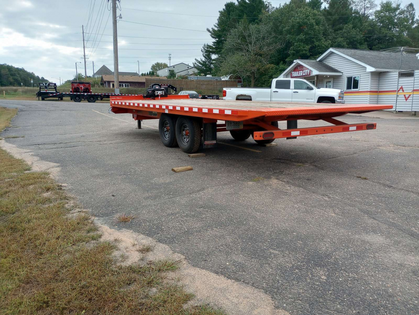 Used 2024 MIDSOTA TBO-22 Deckover Tilt Bed Trailer