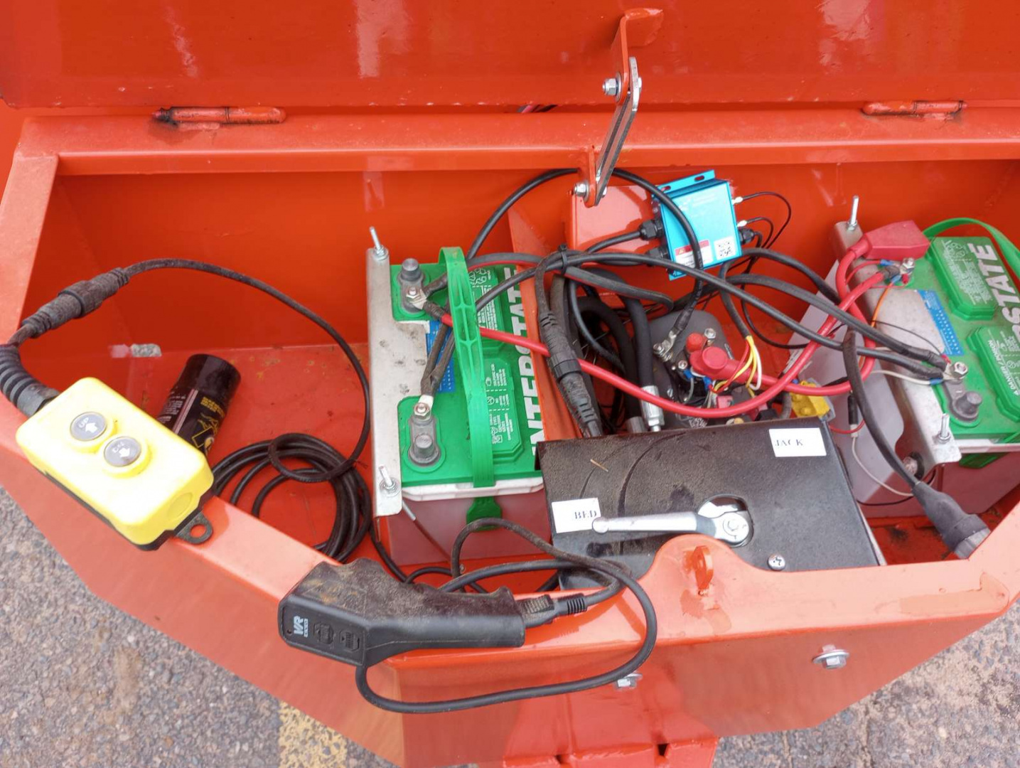 Used 2024 MIDSOTA TBO-22 Deckover Tilt Bed Trailer