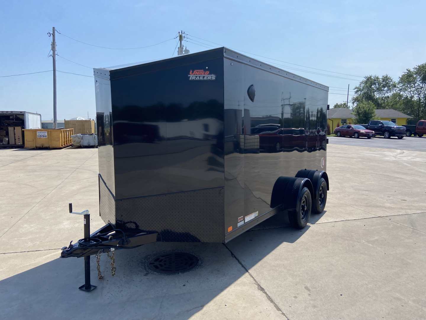 New United 14' UJ V-Nose Enclosed Cargo Trailer