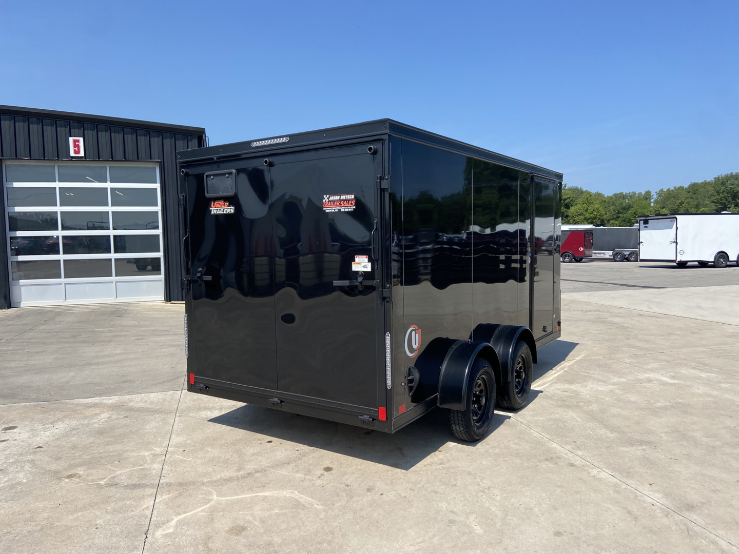 New United 14' UJ V-Nose Enclosed Cargo Trailer