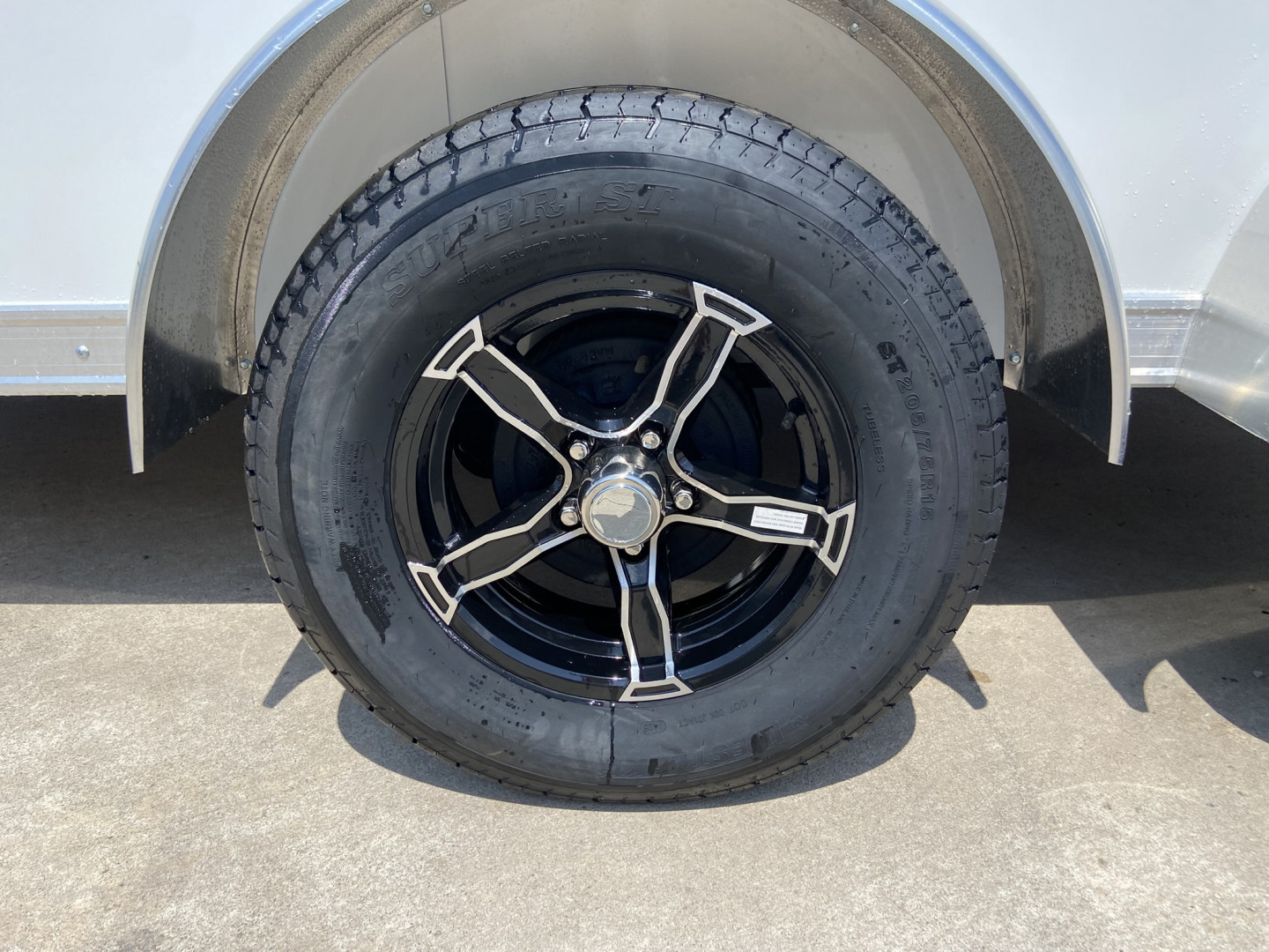 New United 12' UJ V-Nose Enclosed Cargo Trailer