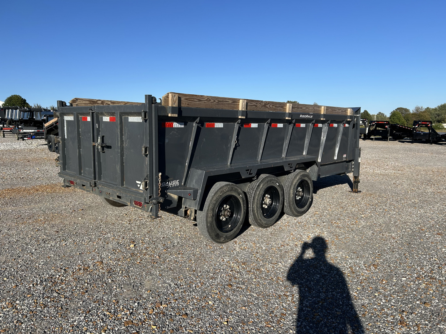 Used 2024 Lamar 83"x16' 21k Gooseneck Dump Trailer