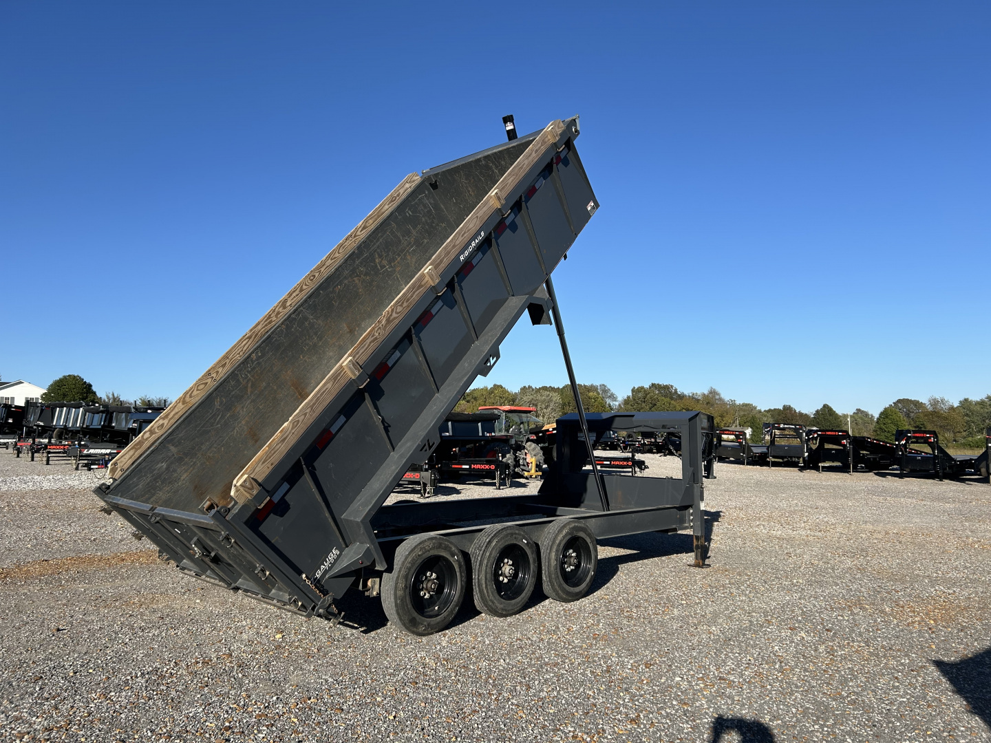 Used 2024 Lamar 83"x16' 21k Gooseneck Dump Trailer