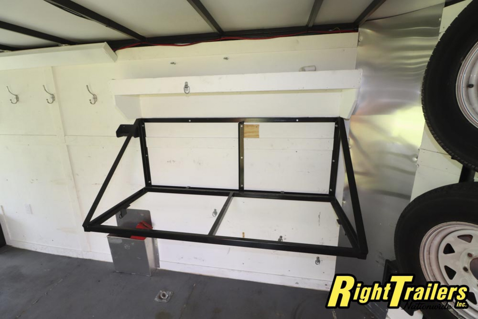 Used 2018 8.5X24 Arising Race Trailer