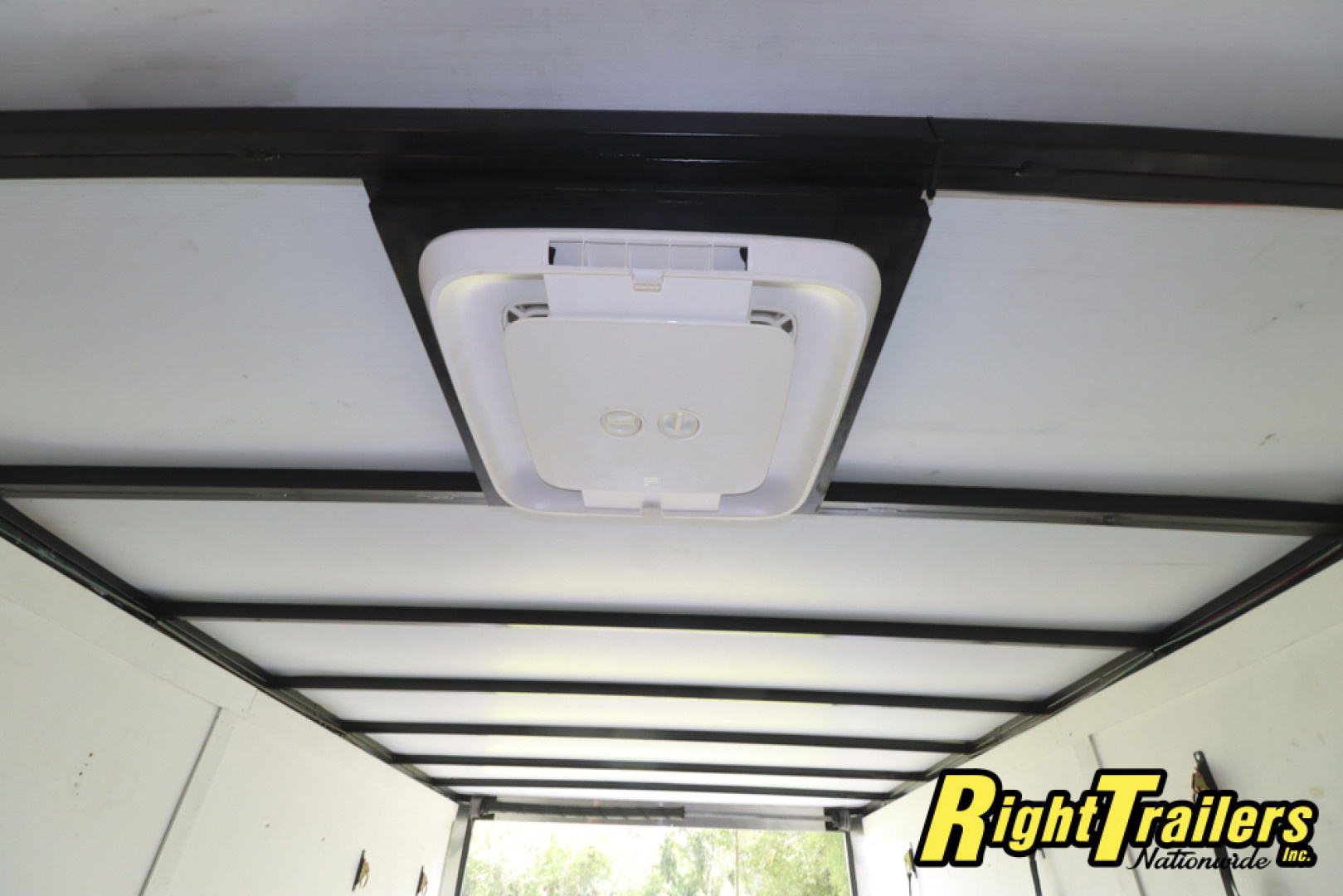 Used 2018 8.5X24 Arising Race Trailer