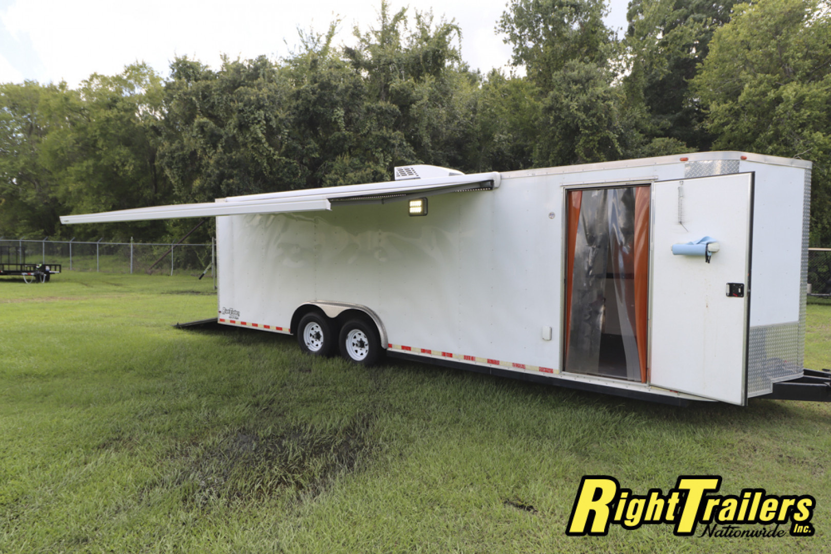 Used 2018 8.5X24 Arising Race Trailer