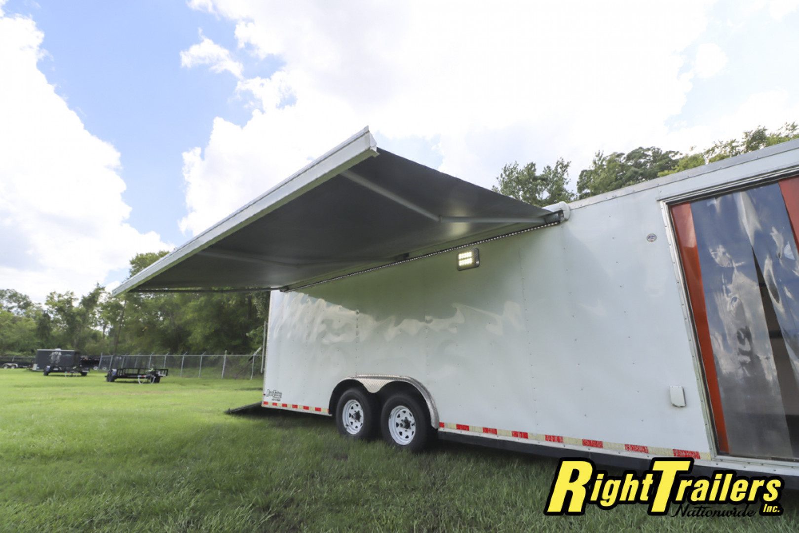 Used 2018 8.5X24 Arising Race Trailer