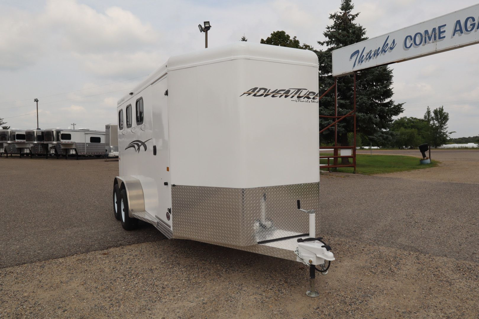 New 2026 Trails West 3 Horse Adventure MX BP Horse Trailer