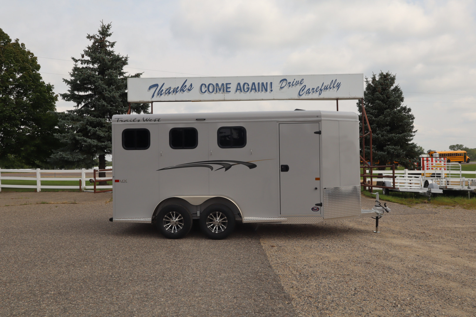 New 2026 Trails West Adventure MX 3 Horse BP Horse Trailer
