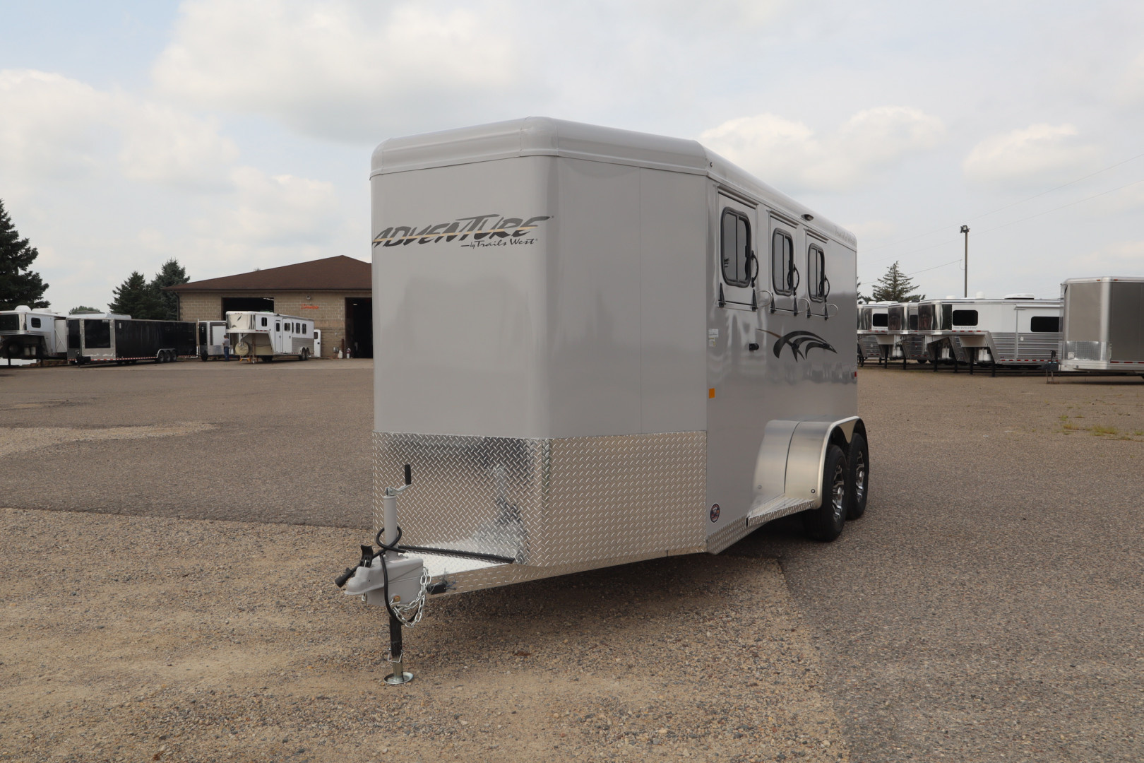 New 2026 Trails West Adventure MX 3 Horse BP Horse Trailer