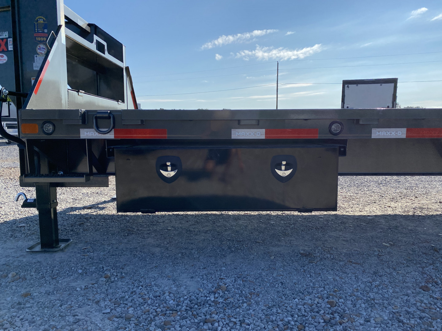 New 2026 MAXXD 102"X40' 17.5K Gooseneck Flatbed Trailer