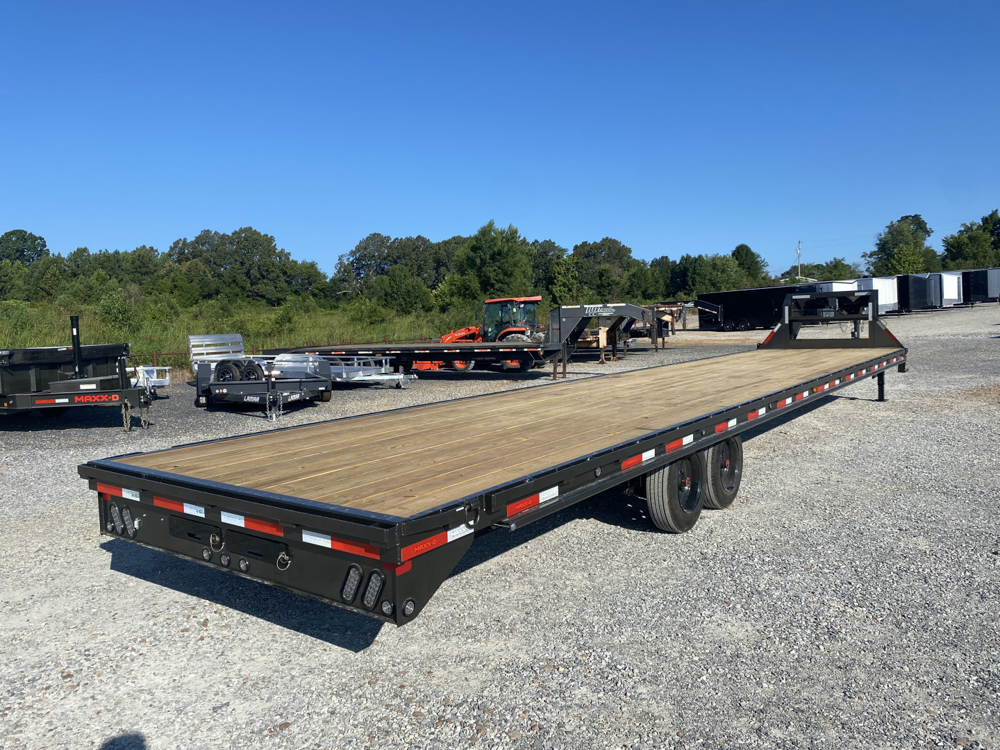 New 2026 MAXXD 102"X40' 17.5K Gooseneck Flatbed Trailer