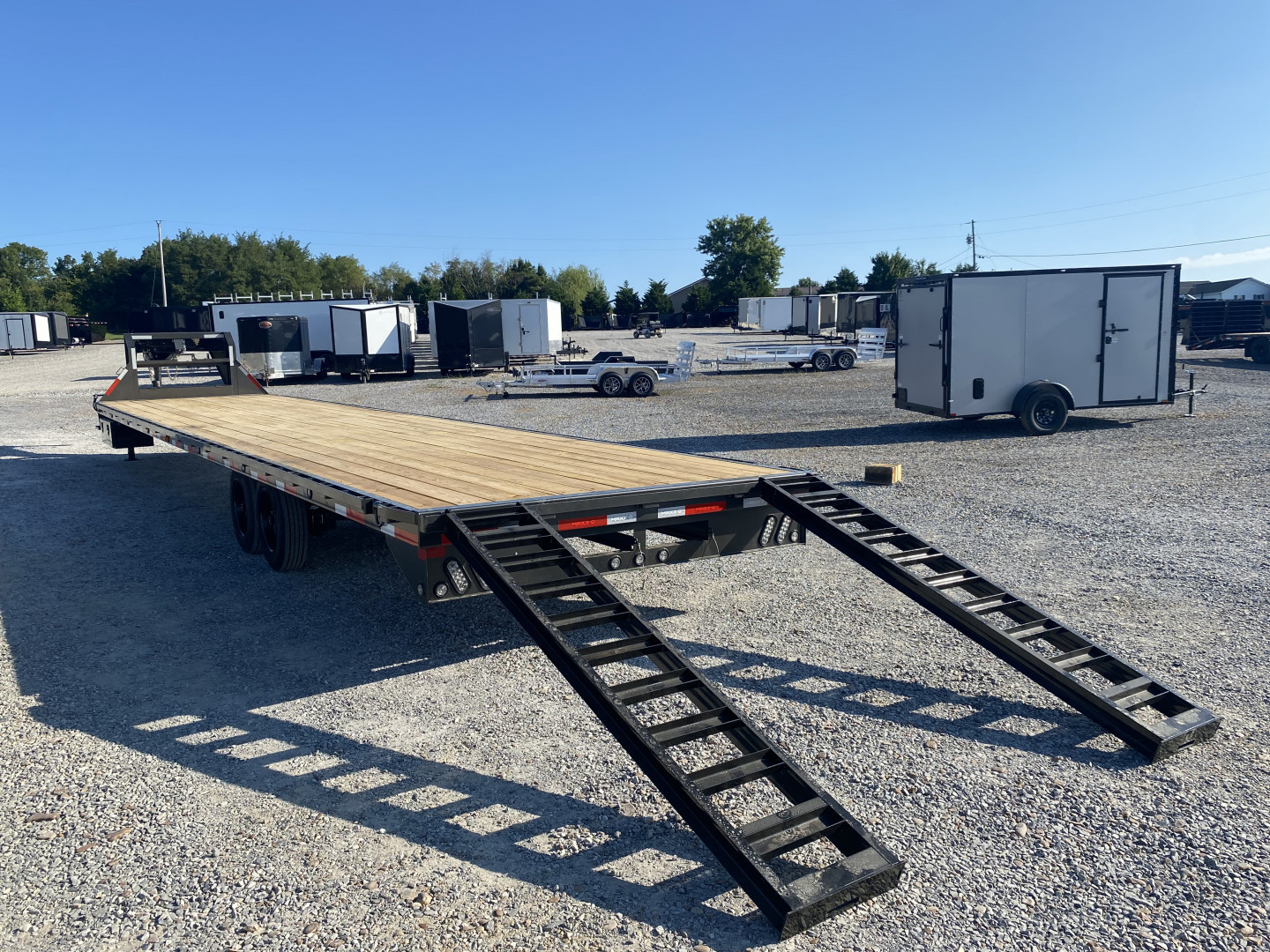 New 2026 MAXXD 102"X40' 17.5K Gooseneck Flatbed Trailer