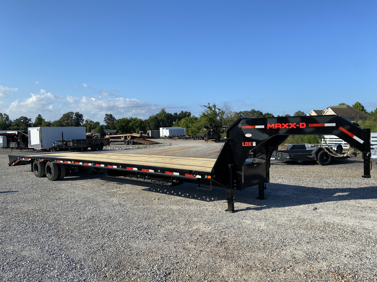 New 2026 MAXXD 102"X40' 30K Gooseneck Flatbed Trailer *ENGINEERED FRAME*