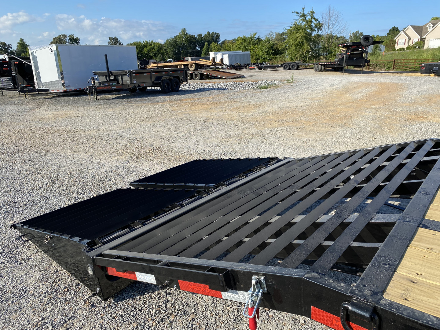New 2026 MAXXD 102"X40' 30K Gooseneck Flatbed Trailer *ENGINEERED FRAME*