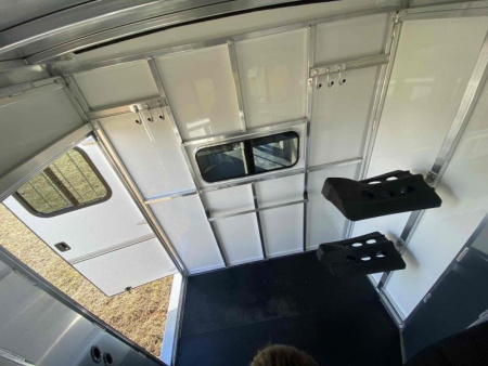 New 2026 Sundowner Trailers CHARTER TR SE 2H BP Horse Trailer