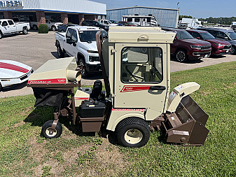 Used 2022 Grasshopper Mowers 727T Front Mount Lawn Mower