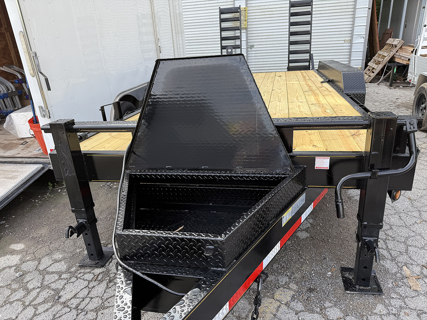 New 2025 P & T Trailers 82X22 3AXLE Equipment Trailer