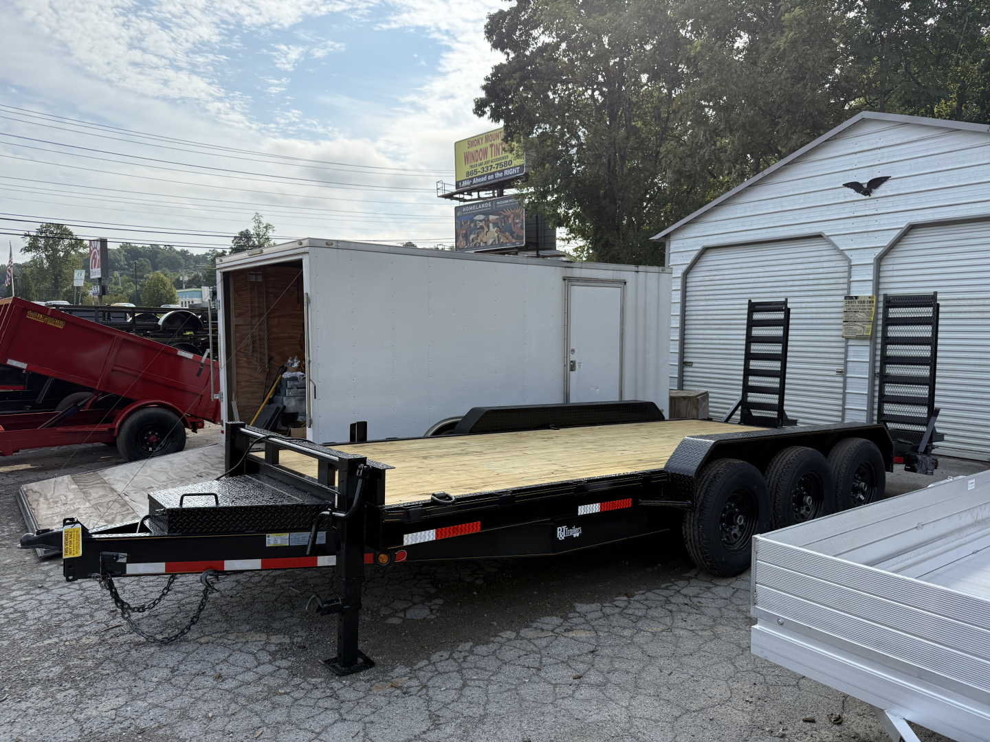 New 2025 P & T Trailers 82X24 3AXLE Equipment Trailer