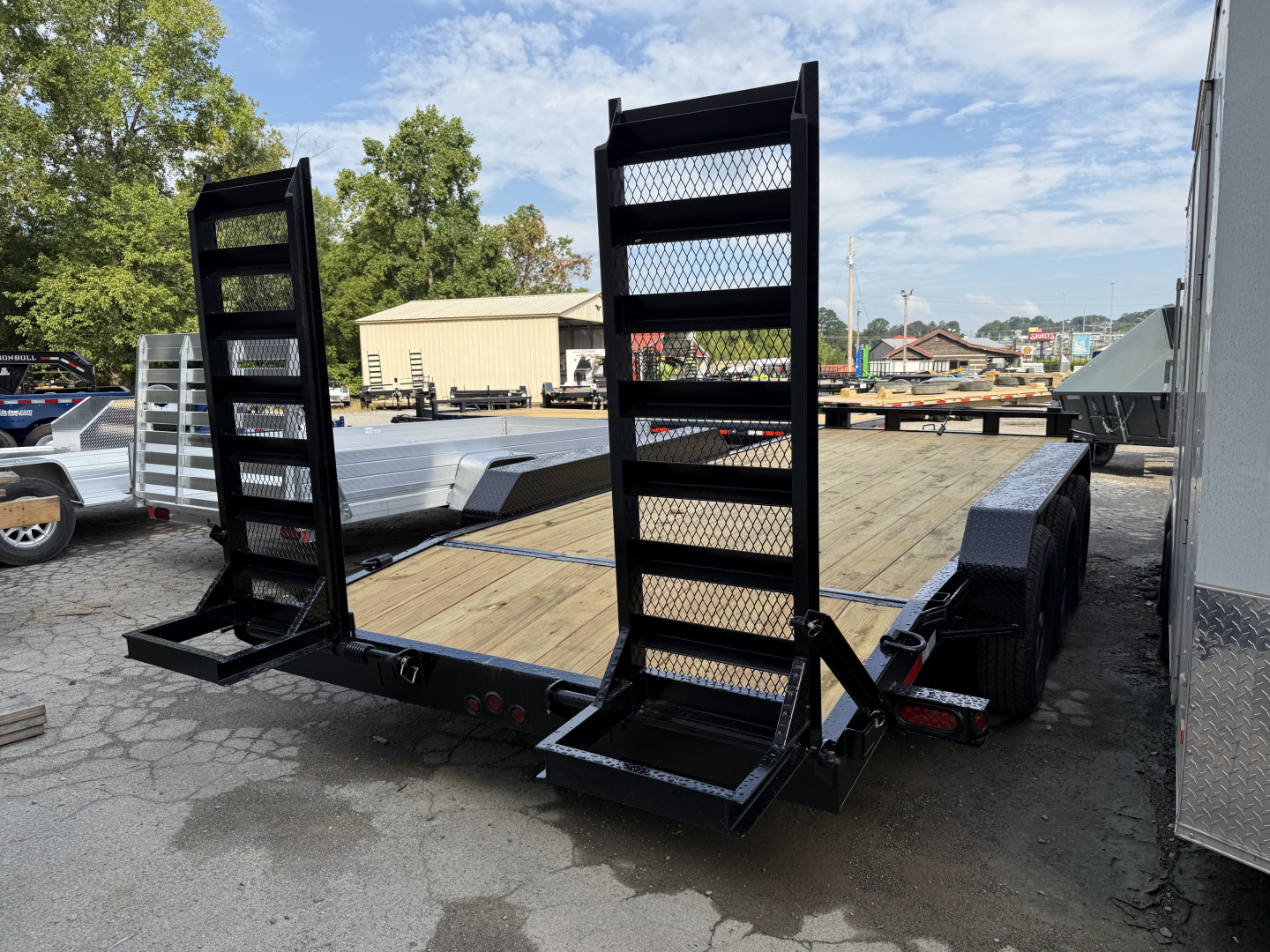 New 2025 P & T Trailers 82X24 3AXLE Equipment Trailer