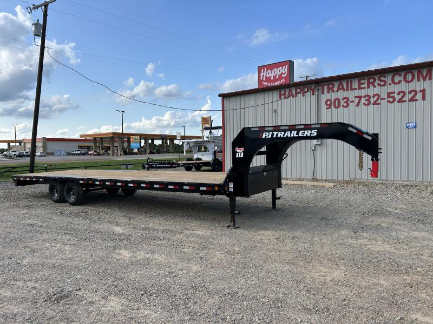 New 2026 PJ 102"x30' GN Low-Pro Flatbed w/ Singles - LS