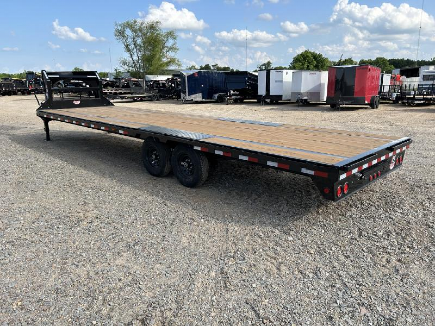 New 2026 PJ 102"x30' GN Low-Pro Flatbed w/ Singles - LS