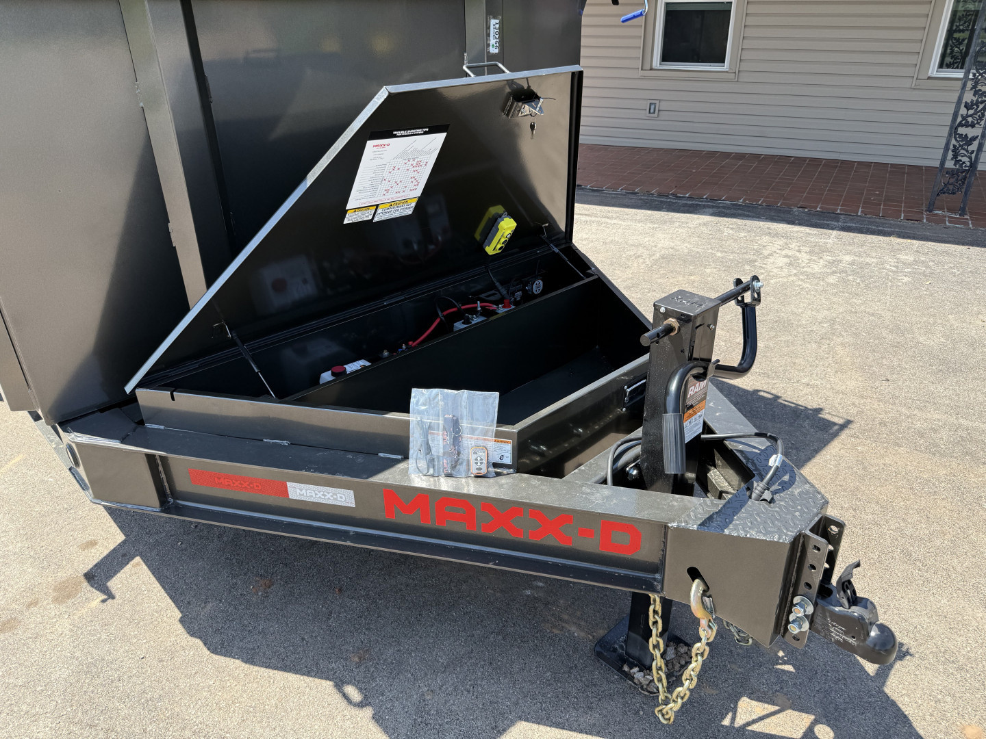 New 2026 MAXX-D 83”x16’ Bumper Pull Dump w/ 48” Sides – DJX