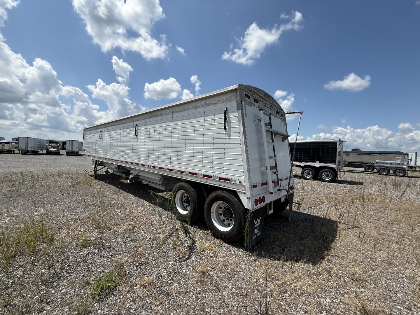 Used 2019 Wilson Trailer Commodity Hopper Trailer 42 x 102 x 78