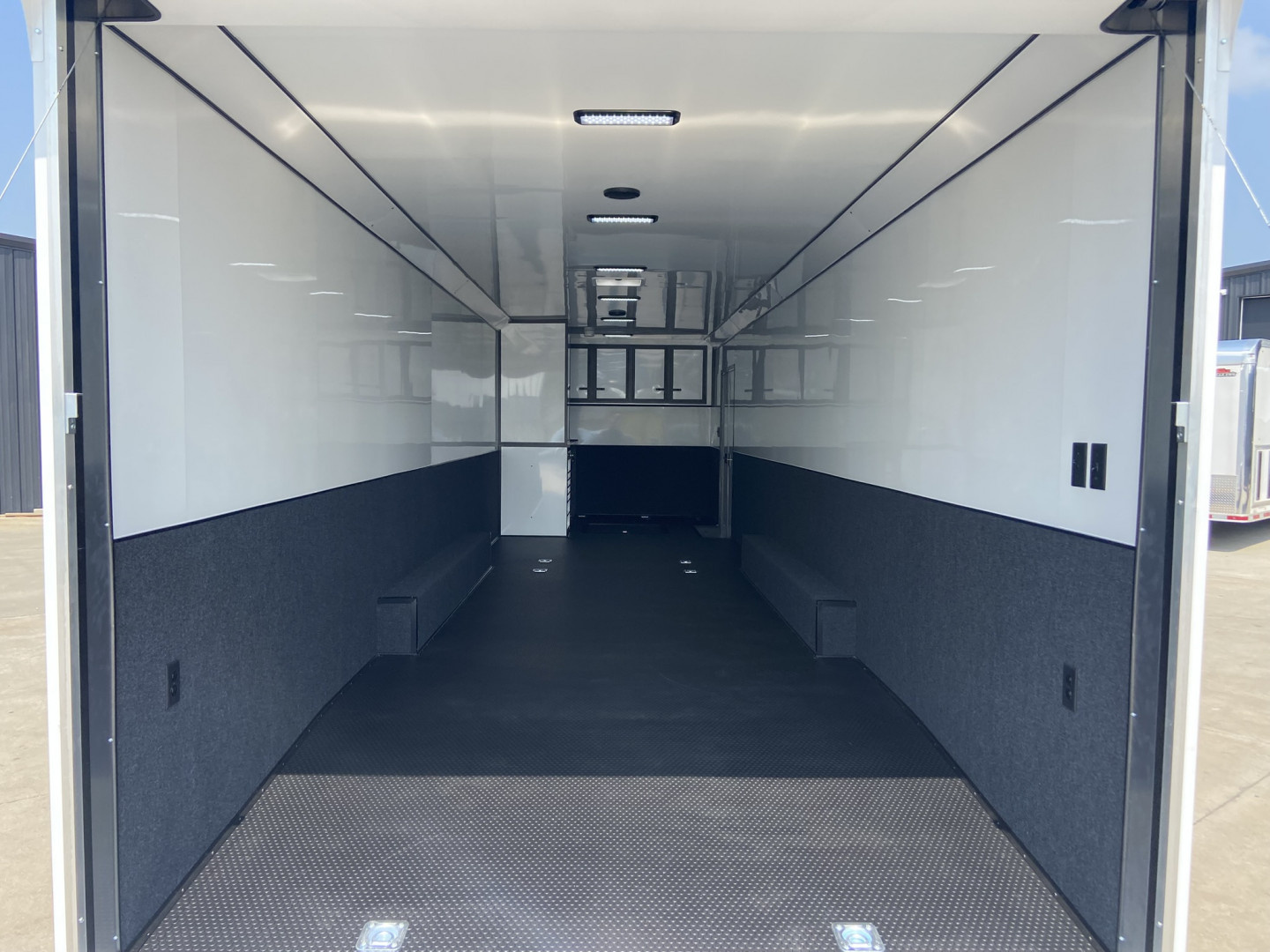 New UNITED 25TH ANNIVERSARY 34' SUPER HAULER
