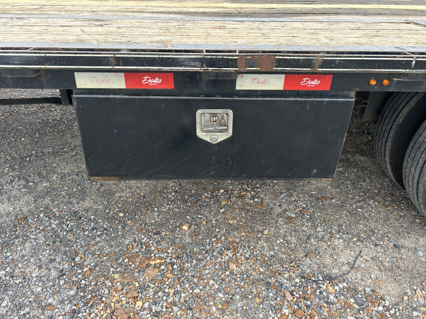Used 2021 Delta Trailers 40' Hyd Dove Flatbed Trailer