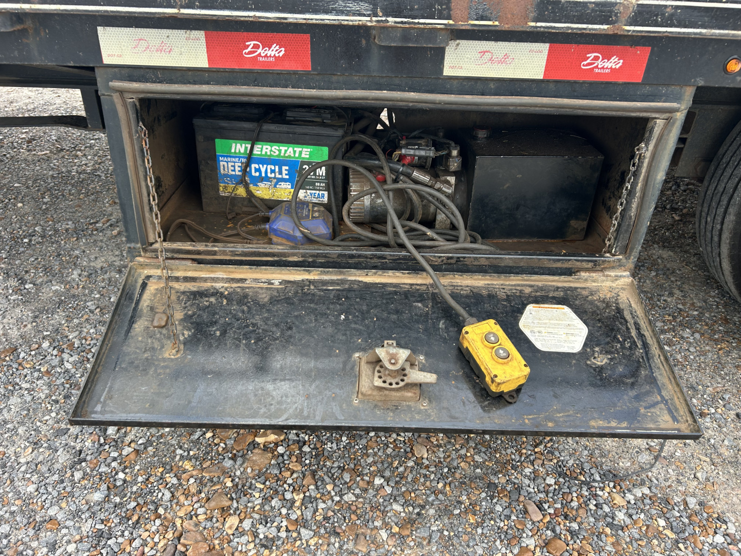 Used 2021 Delta Trailers 40' Hyd Dove Flatbed Trailer