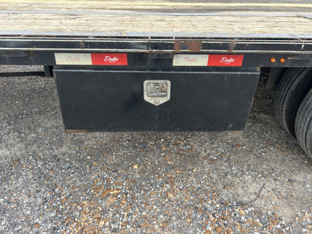 Used 2021 Delta Trailers 40' Hyd Dove Flatbed Trailer