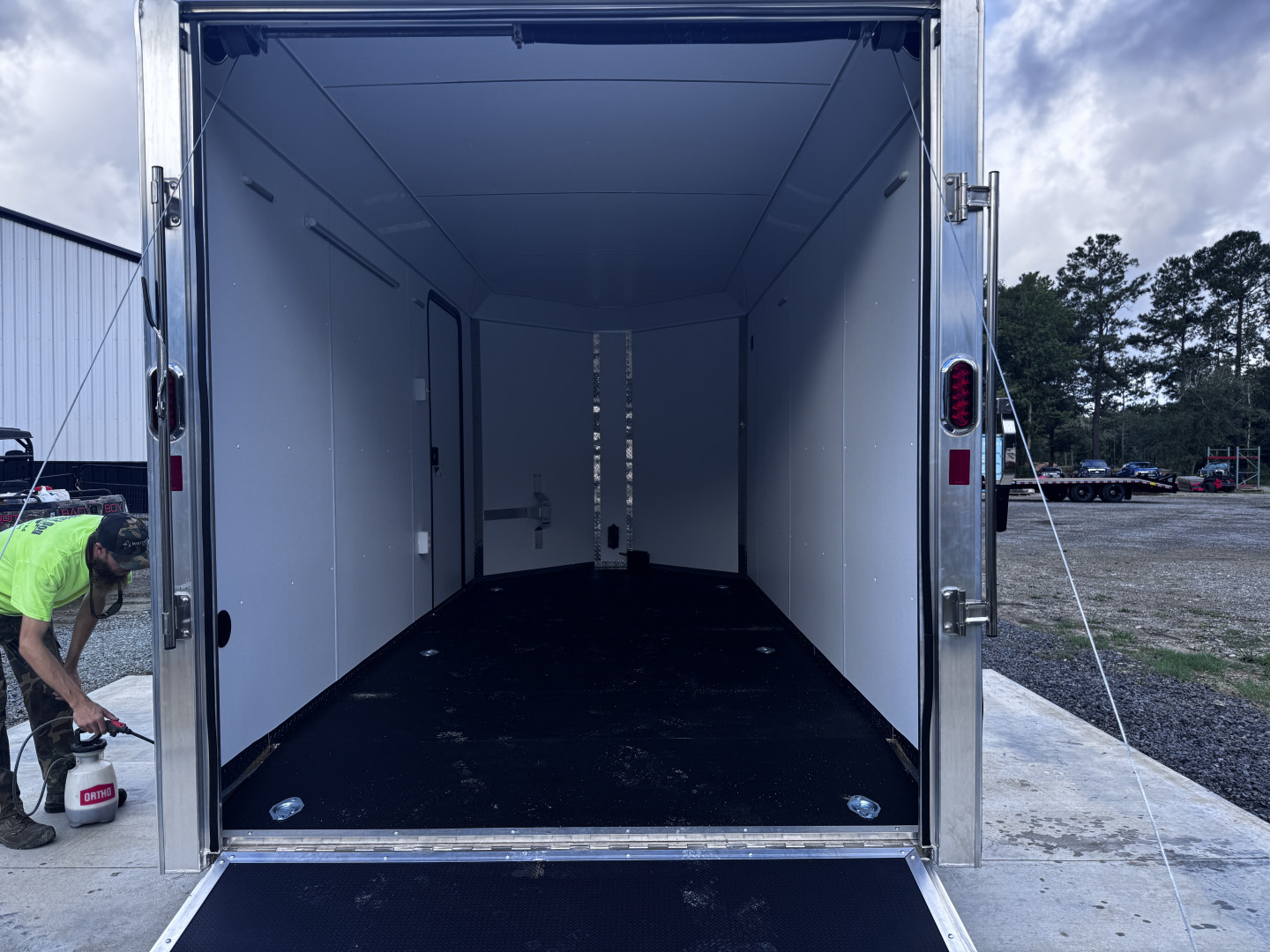 New 2025 Legend V-Nose Deluxe 7x17