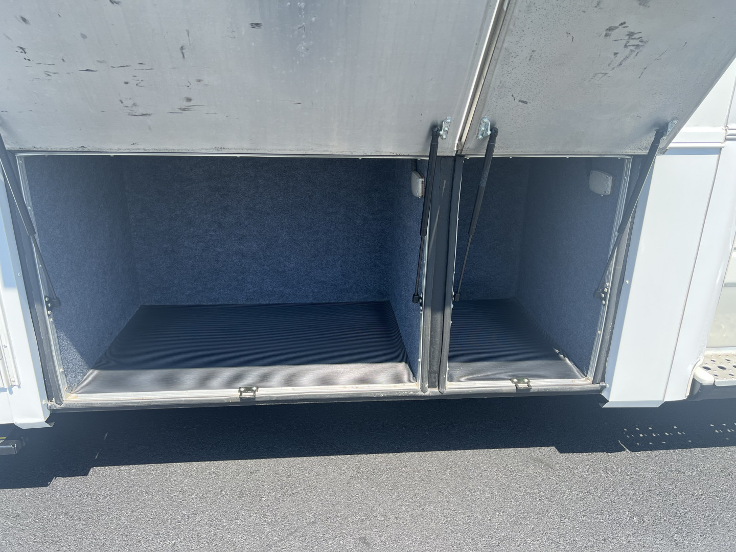 Used 2009 Show Hauler 45FT Bunk House
