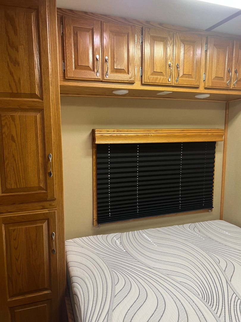 Used 2009 Show Hauler 45FT Bunk House